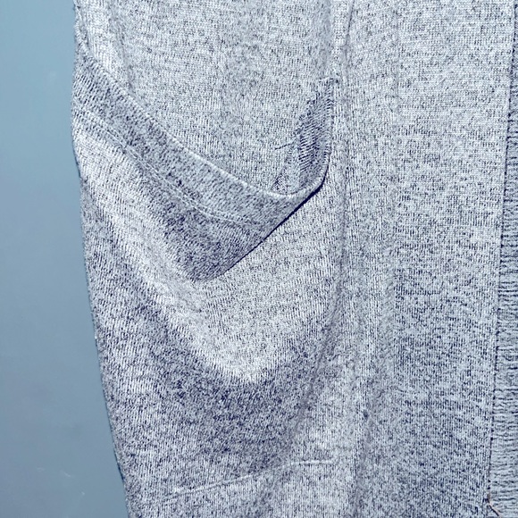 Long Sleeve Cardigan w/pockets - Picture 3 of 7